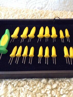 VTG '80's LOT BAG (23) Corn Cob Holders Cabincore Farmhouse Family Cookouts FUN